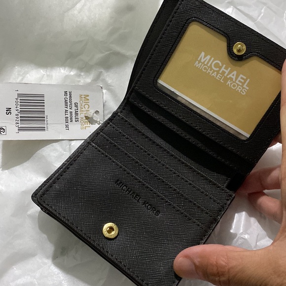 NEW MICHAEL KORS MK LOGO JET SET TRAVEL BIFOLD WALLET BROWN ⭐️⭐️⭐️⭐️ - Picture 6 of 10